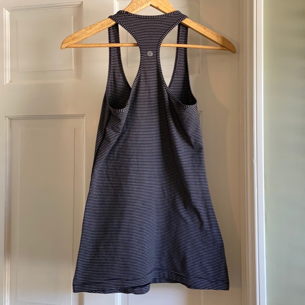 Black and white striped lululemon top